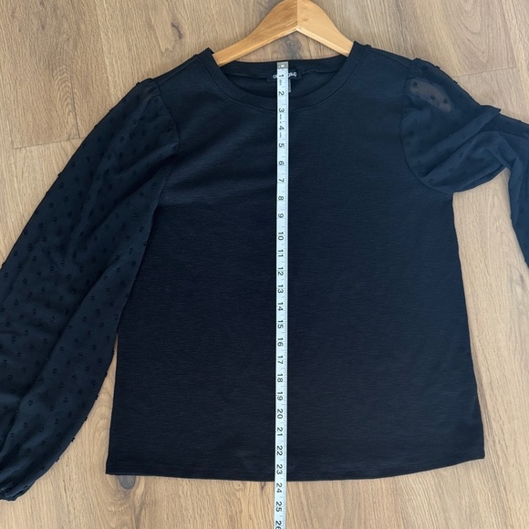 Cable & Gauge Black Top with Textured Sleeves - Picture 5 of 6